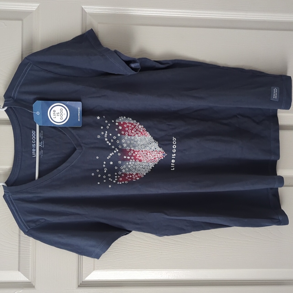Life Is Good Heart Stars and Stripes Crusher Vee- XL - Picture 2 of 9